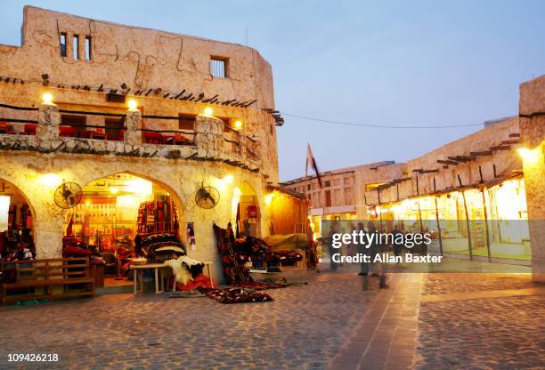 souk - souq photos et images de collection