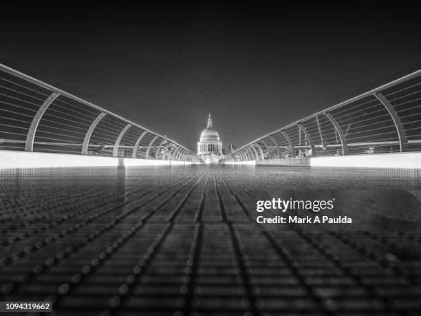 millennium bridge and st paul's - grooved stock pictures, royalty-free photos & images