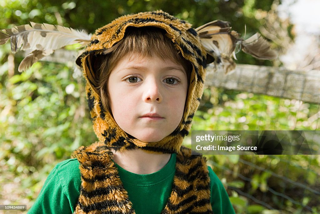 Ragazzo vestito come tigre