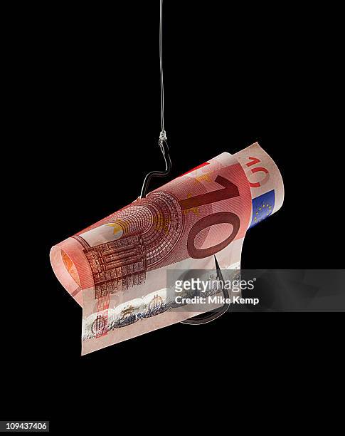 ten euro note on fishing hook - 10ユーロ紙幣 ストックフォトと画像