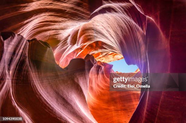 upper antelope canyon - natuurwonder stockfoto's en -beelden