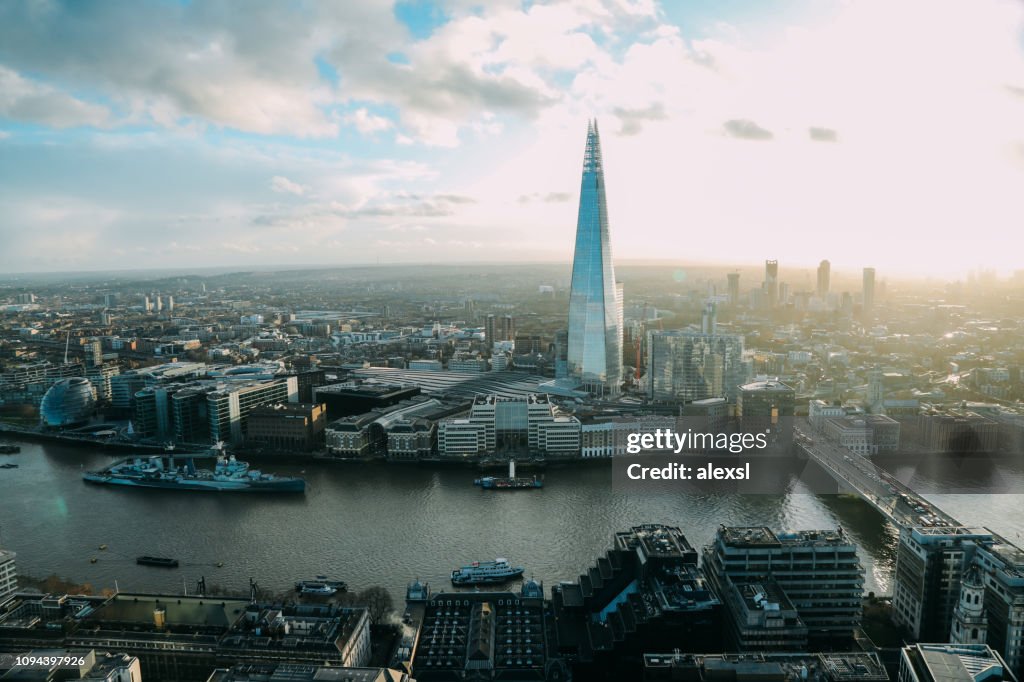 London das Shard moderne Bürogebäude Finanzviertel Wolkenkratzer Luftbild