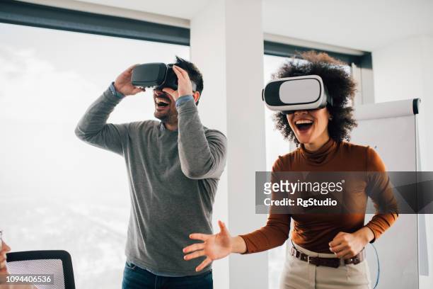 par med virtuell verklighet simulator - virtual bildbanksfoton och bilder