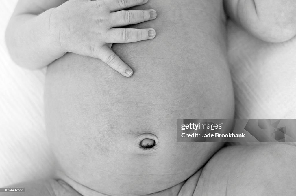 Newborn baby bellybutton