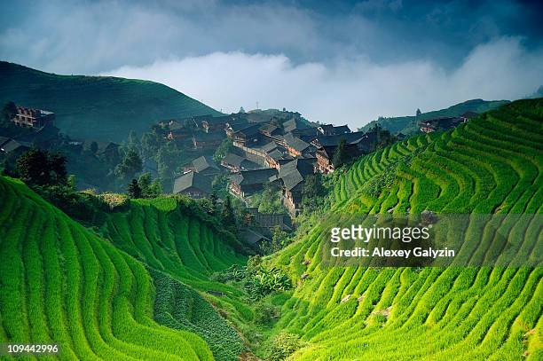 ping an rice terraces in longsheng - longsheng stock-fotos und bilder