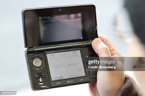3ds Camera 245 Camera 3d Model Stock Photos, High-Res Pictures, and Images - Getty ...