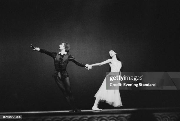 Soviet ballet dancer Rudolf Nureyev performing with English ballerina Margot Fonteyn in 'Don Juan', Pas de deux, UK, 4th March 1975.