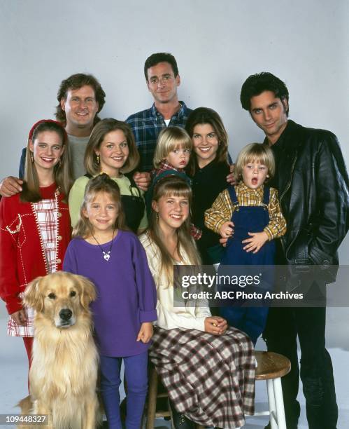 Cast Gallery FRONT: MARY-KATE/ASHLEY OLSEN;JODIE SWEETINMIDDLE: ANDREA BARBER;CANDACE CAMERON;LORI LOUGHLIN;DYLAN/BLAKE TUOMY-WILHOITBACK: DAVE...