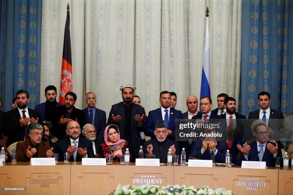 Taliban meet Afghan politicians in Moscow for peace