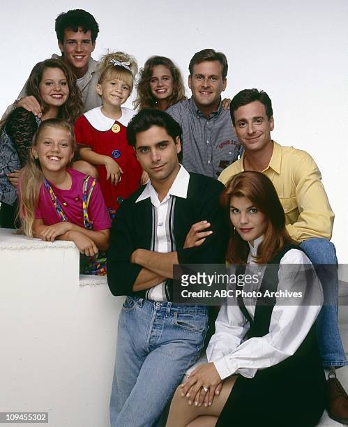 Cast Gallery JODIE SWEETIN;CANDACE CAMERON;SCOTT WEINGER;MARY-KATE/ASHLEY OLSEN;ANDREA BARBER;JOHN STAMOS;DAVE COULIER;BOB SAGET;LORI LOUGHLIN