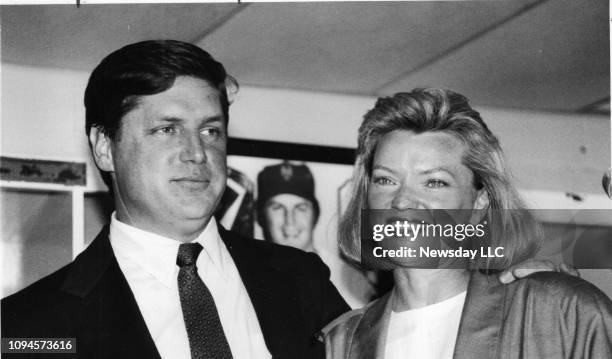 New York Mets pitcher Tom Seaver standing next to his wife Nancy, announces his retirement from baseball at Shea Stadium in Flushing, Queens on June...