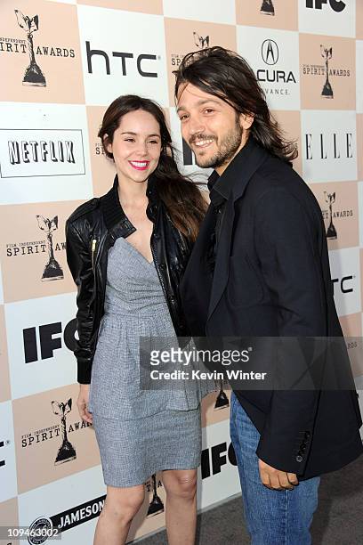Actors Camila Sodi and Diego Luna arrive at the 2011 Film Independent Spirit Awards at Santa Monica Beach on February 26, 2011 in Santa Monica,...