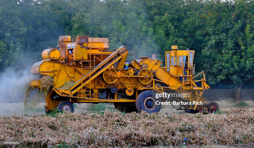 Moving Parts on Bean Seed Harvester
