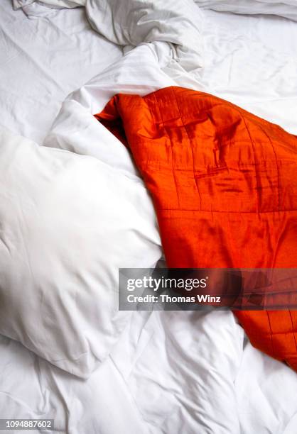 unmade bed - unmade bed stock pictures, royalty-free photos & images