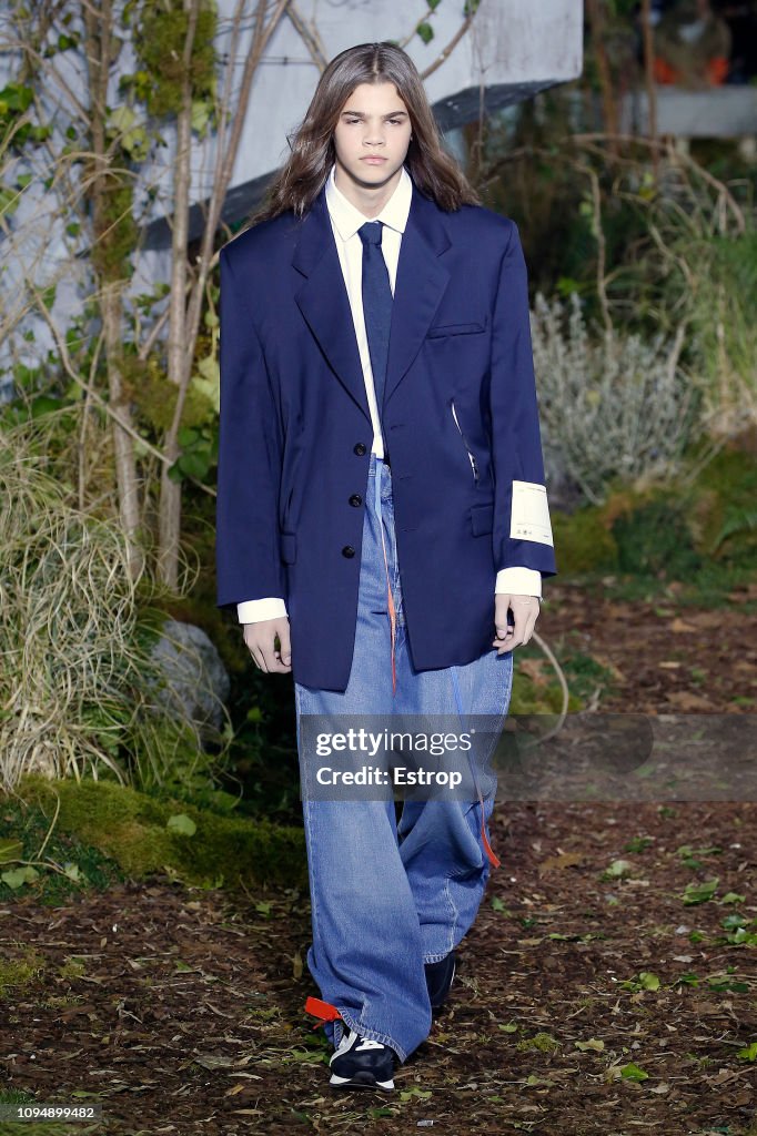 Off-White : Runway - Paris Fashion Week - Menswear F/W 2019-2020