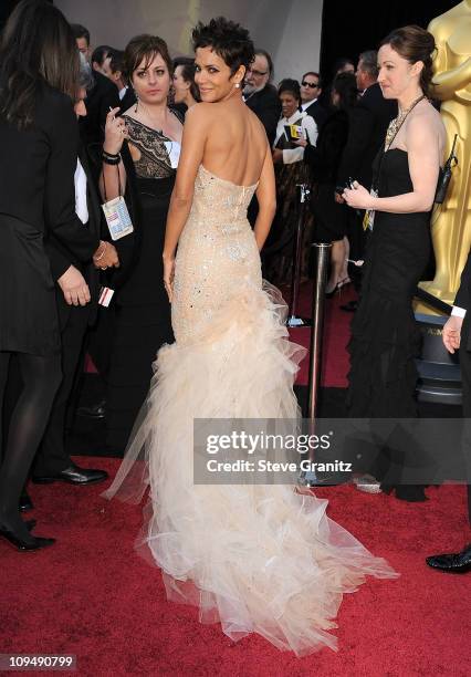Halle Berry arrive at the 83rd Annual Academy Awards at the Kodak Theatre on February 27, 2011 in Hollywood, California.