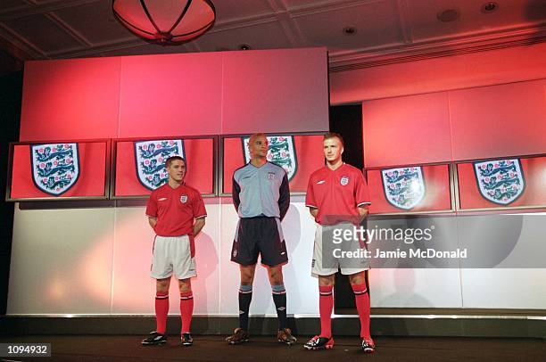 Liverpool and England star Michael Owen , West Ham United and England star David James, and Manchester United and England star David Beckham at the...