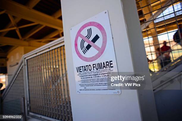 No Smoke sign reads 'Vietato Fumare' in Venice, Italy.