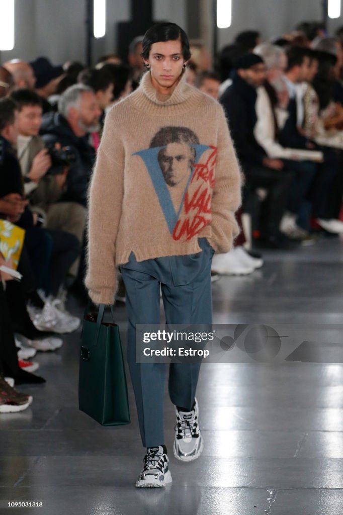 Valentino : Runway - Paris Fashion Week - Menswear F/W 2019-2020