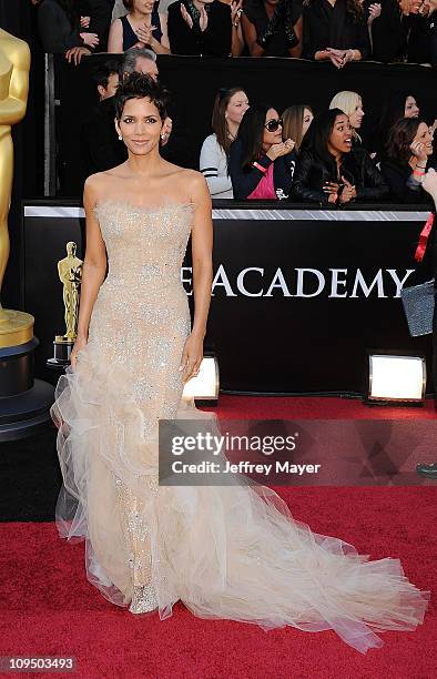 Halle Berry arrives at the 83rd Annual Academy Awards held at the Kodak Theatre on February 27, 2011 in Hollywood, California.