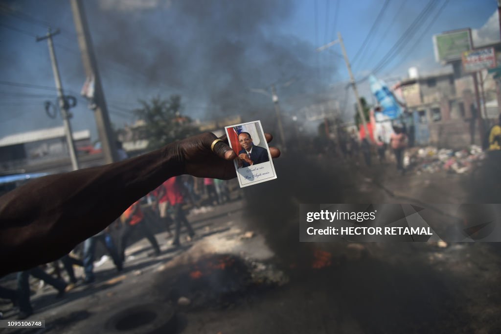 TOPSHOT-HAITI-POLITICS-PROTEST