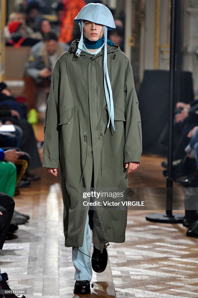 Raf Simons : Runway - Paris Fashion Week - Menswear Fall Winter 2019/2020