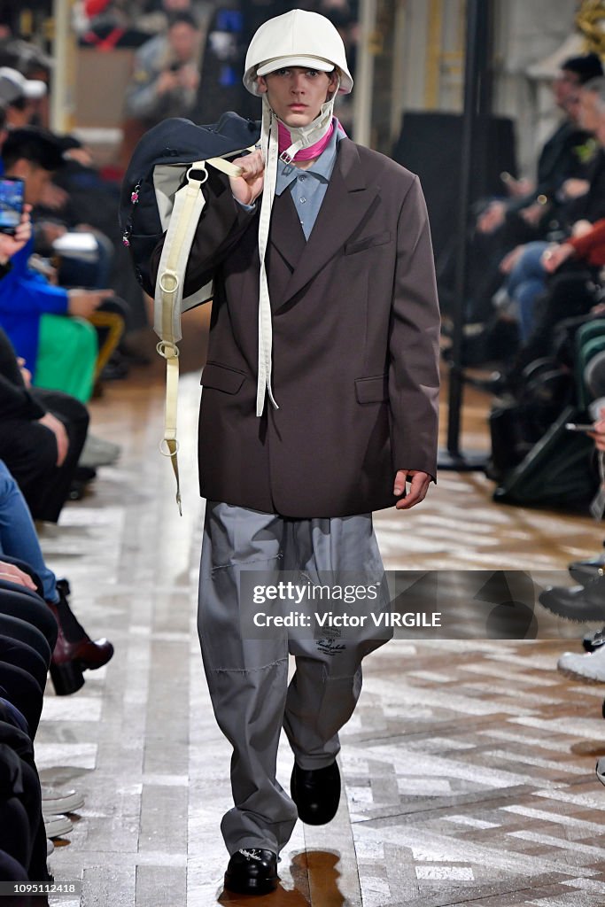 Raf Simons : Runway - Paris Fashion Week - Menswear Fall Winter 2019/2020