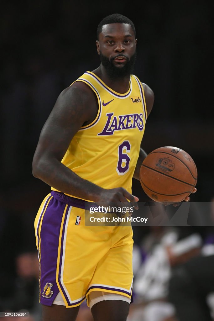 Chicago Bulls v Los Angeles Lakers