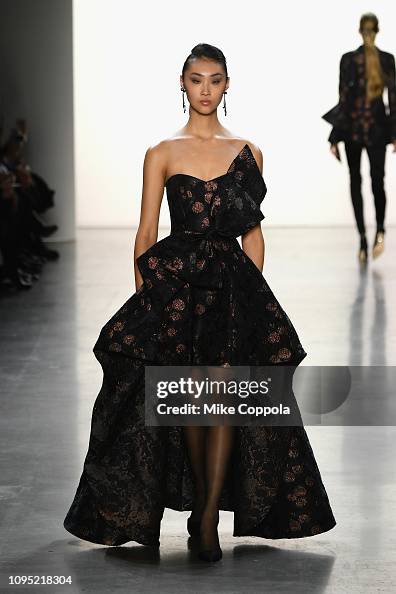 Badgley Mischka - Runway - February 2019 - New York Fashion Week: The Shows Badgley Mischka - Runway - February 2019 - New York Fashion Week: The Shows