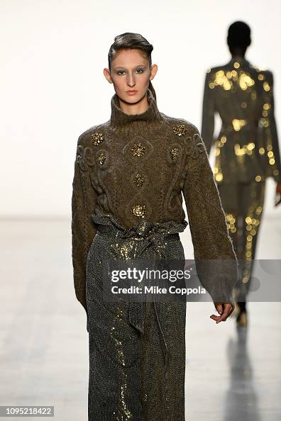 Badgley Mischka - Runway - February 2019 - New York Fashion Week: The Shows Badgley Mischka - Runway - February 2019 - New York Fashion Week: The Shows