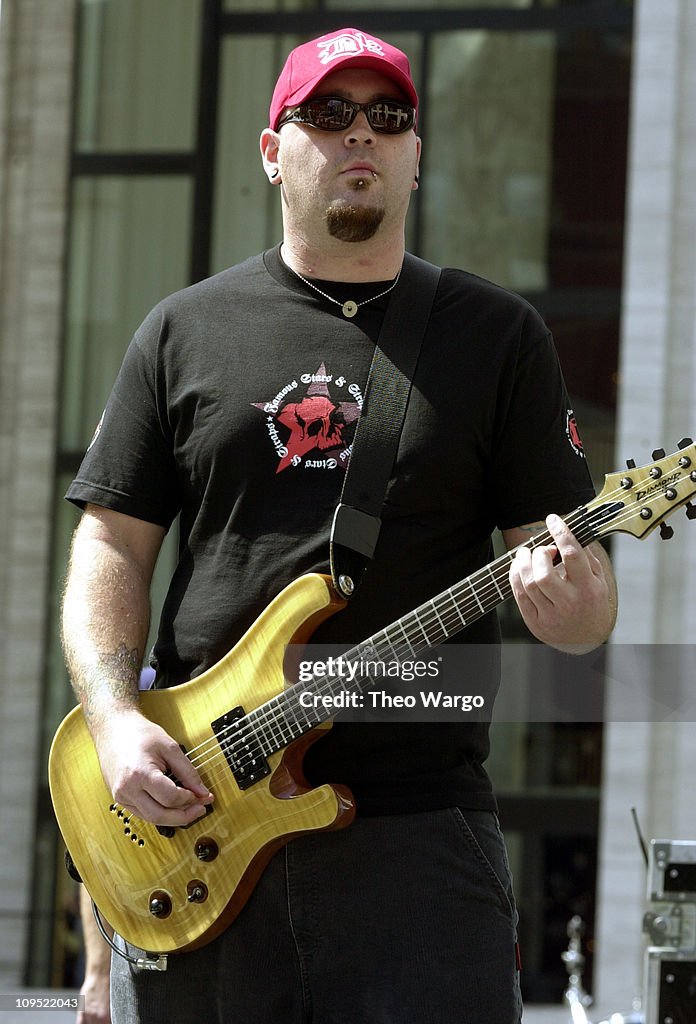 Alien Ant Farm Performs on MTV's "TRL" at Lincoln Center - September 5, 2001