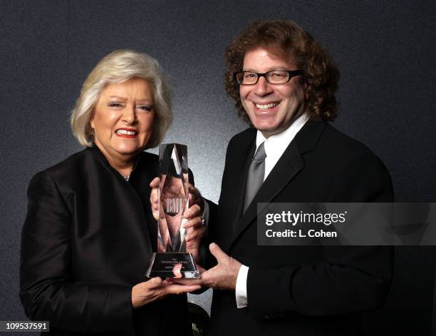 Frances W. Preston presents the Richard Kirk award to composer Randy Edelman.