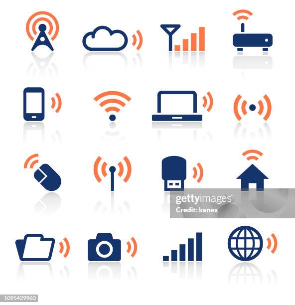 stockillustraties, clipart, cartoons en iconen met draadloze technologie twee kleur icons set - sync