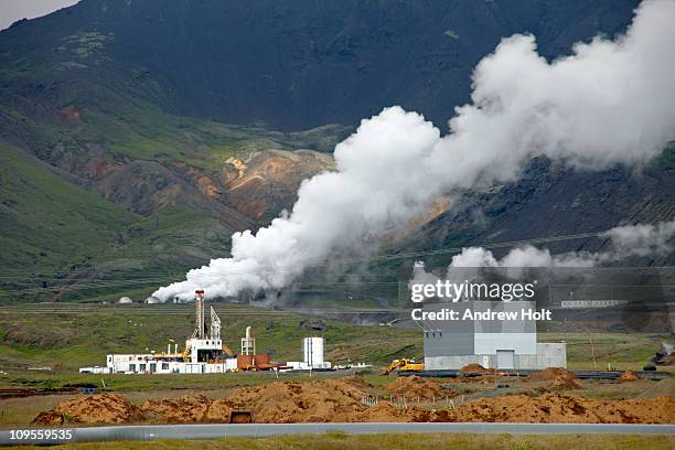 hellisheiði geothermal power station iceland - energia geotermica fotografías e imágenes de stock
