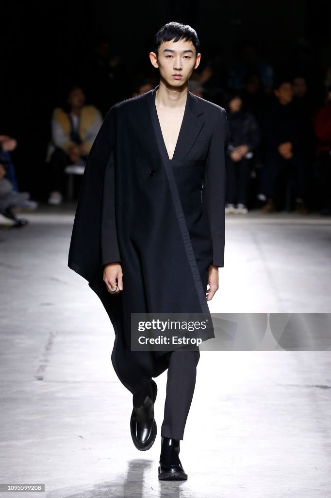 Dries Van Noten : Runway - Paris Fashion Week - Menswear F/W 2019-2020