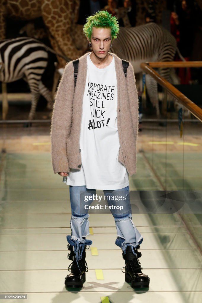 Vetements : Runway - Paris Fashion Week - Menswear F/W 2019-2020