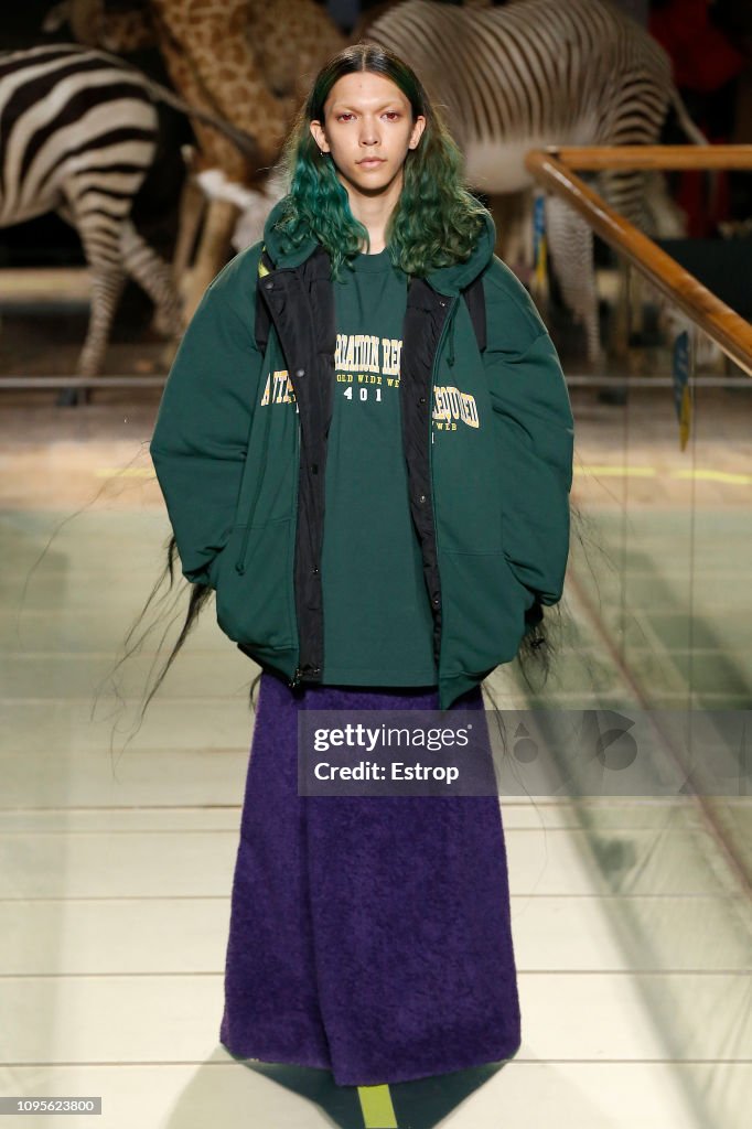 Vetements : Runway - Paris Fashion Week - Menswear F/W 2019-2020