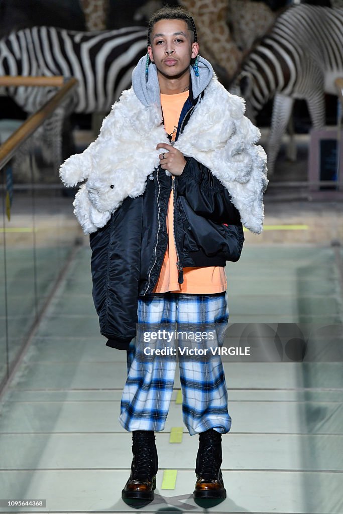Vetements : Runway - Paris Fashion Week - Menswear F/W 2019-2020