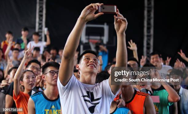 Jeremy Lin Fans 2,047 Fan Lin Stock Photos, High-Res Pictures, and Images - Getty Images