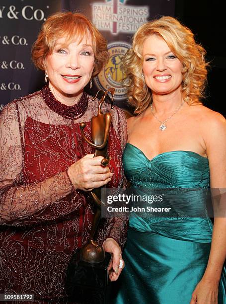 Shirley MacLaine, recipient of the Lifetime Achievement Award, and Mary Hart