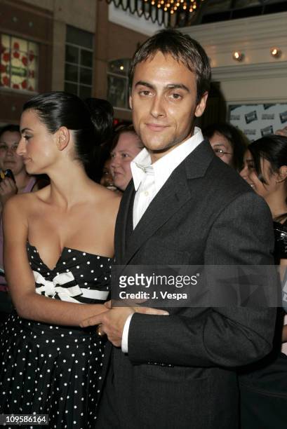 Penelope Cruz and Stuart Townsend during 2004 Toronto International FIlm Festival - "Head in the Clouds" Premiere at Elgin Theatre in Toronto,...