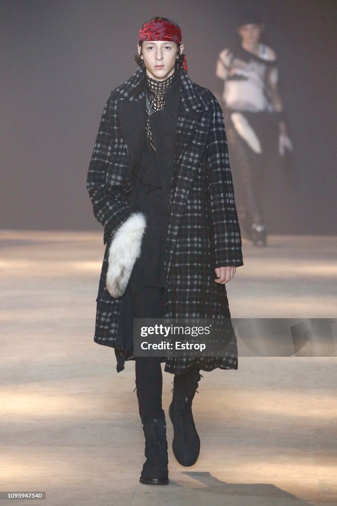 Ann Demeulemeester : Runway - Paris Fashion Week - Menswear F/W 2019-2020