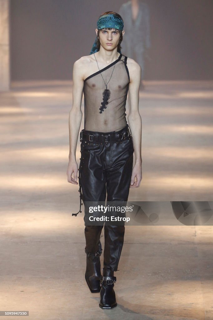 Ann Demeulemeester : Runway - Paris Fashion Week - Menswear F/W 2019-2020