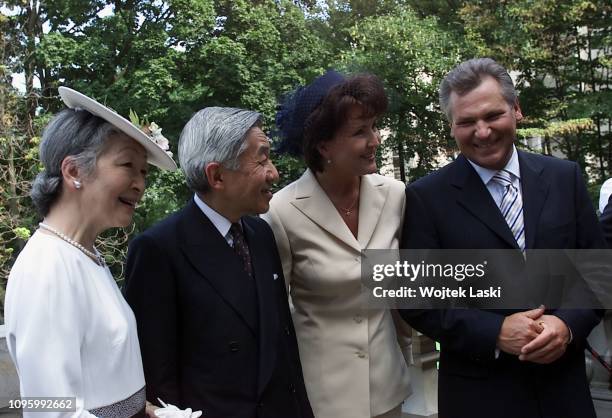 Royal visit of the Japanese Emperor Akihito with Empress Michiko to Warsaw; they were greeted by President Aleksander Kwasniewski with wife Jolanta,...