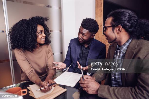 vorstellungsgespräch - african american interview stock-fotos und bilder