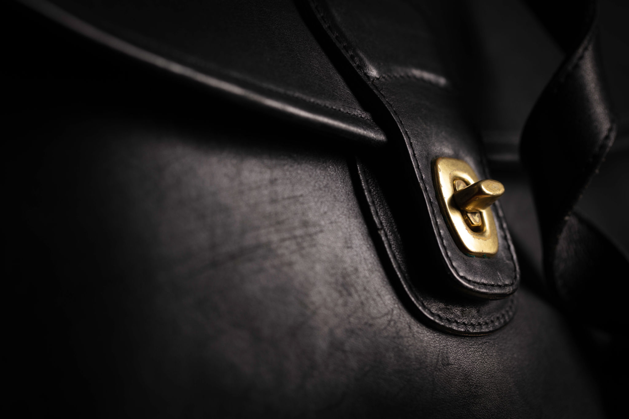 bag logo closeup