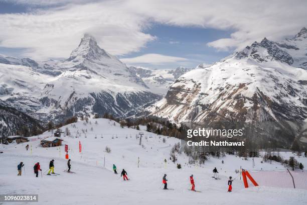 skiing in zermatt, switzerland - zermatt skiing stock pictures, royalty-free photos & images