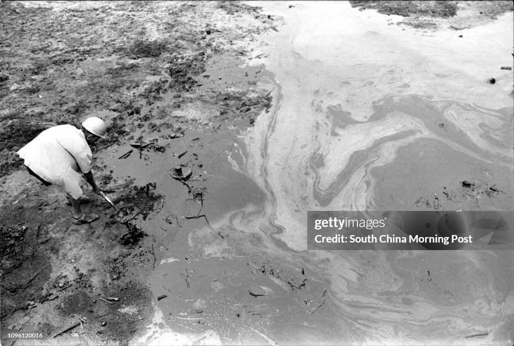 Picnic Bay is covered by oil slicks which was caused by a grounded Danish container vessel, the Adrian Maersk, off Lamma Island. A lot of fish in the fish farms are killed. 22SEP77