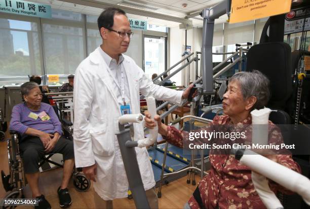 Doctor Ip 65 Dr Chiu Wong Stock Photos, High-Res Pictures, and Images - Getty Images