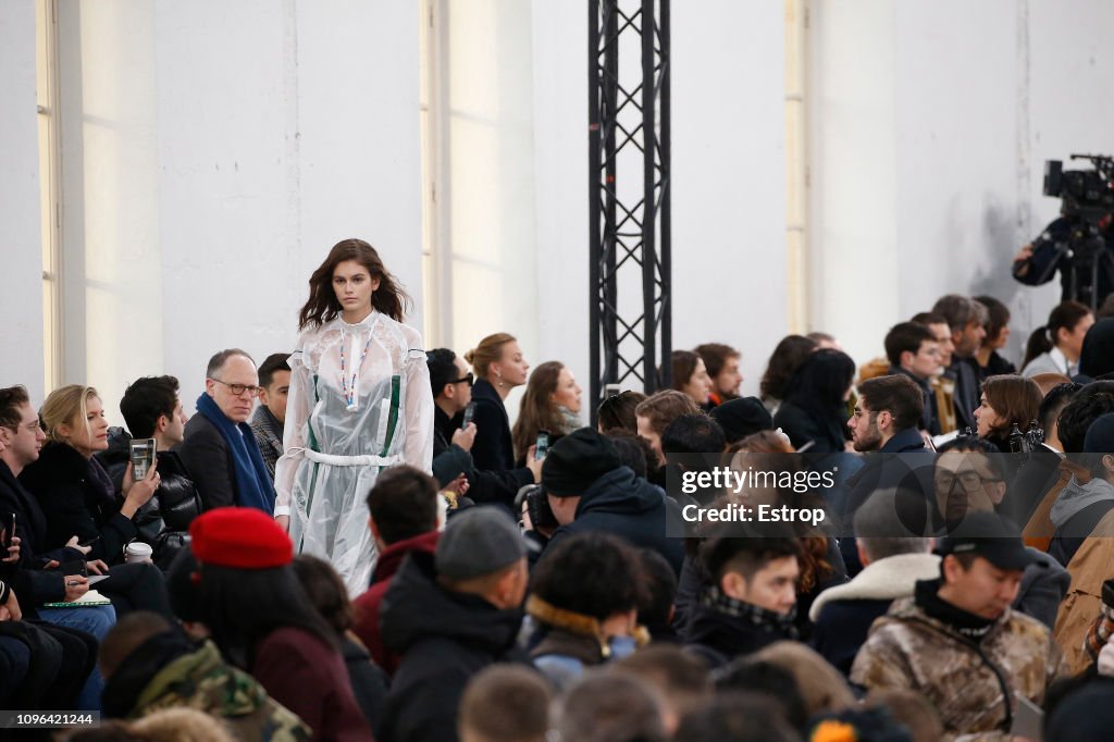 Sacai : Runway - Paris Fashion Week - Menswear F/W 2019-2020